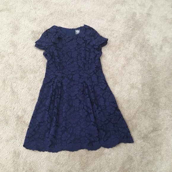 Vince Camuto Dresses & Skirts - Vince Camuto lace fit & flare scallop hem ruffles